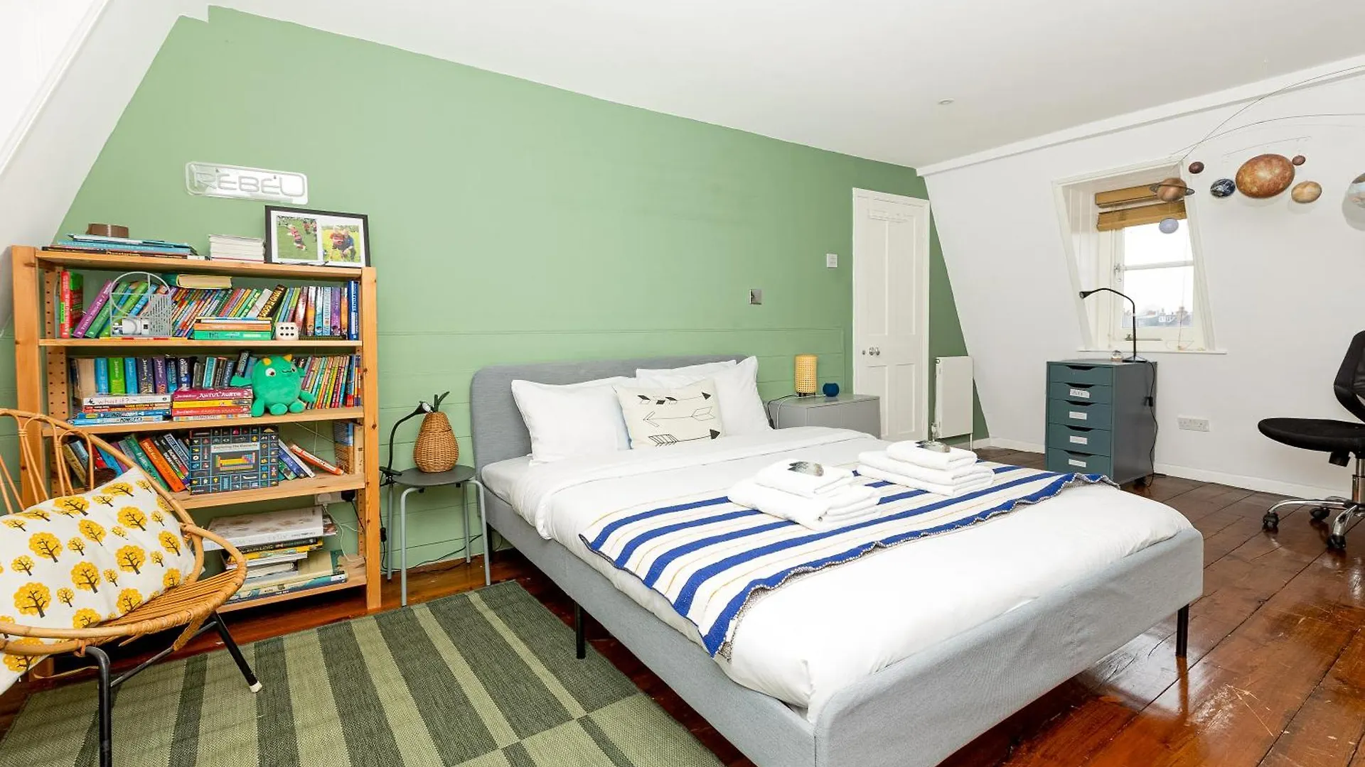 3Br 3Lvl Home, Garden & Parking, 5Min Greenwich St London 0*,  United Kingdom